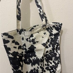 New Thread Wallet Cow print Tote